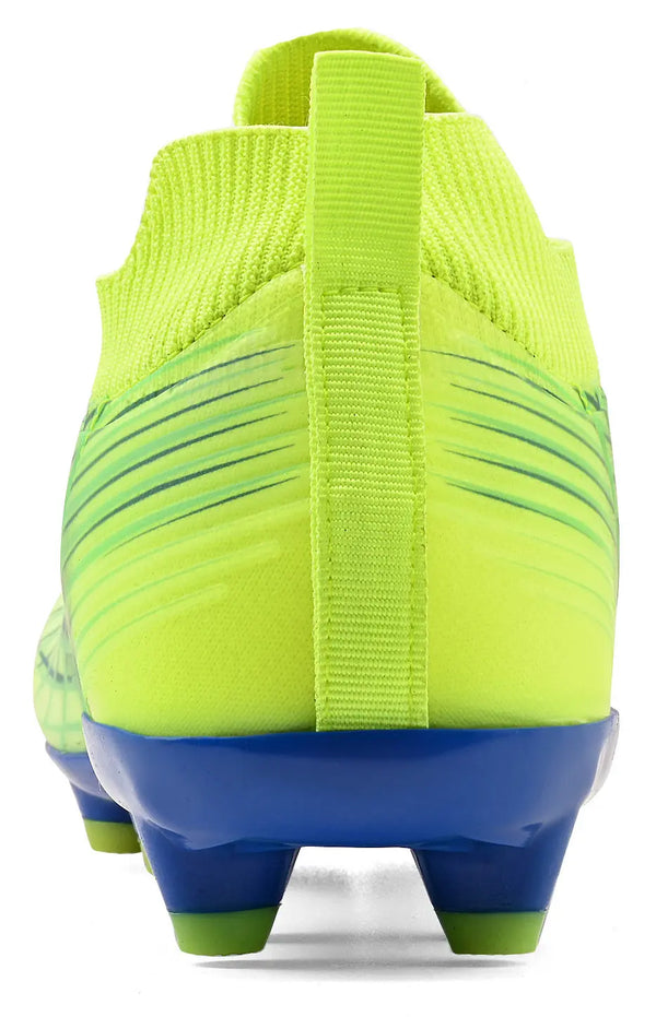 Chuteira de futebol de cor amarela com detalhes em verde e sola azul, ideal para jogadores que buscam conforto e desempenho em campo.