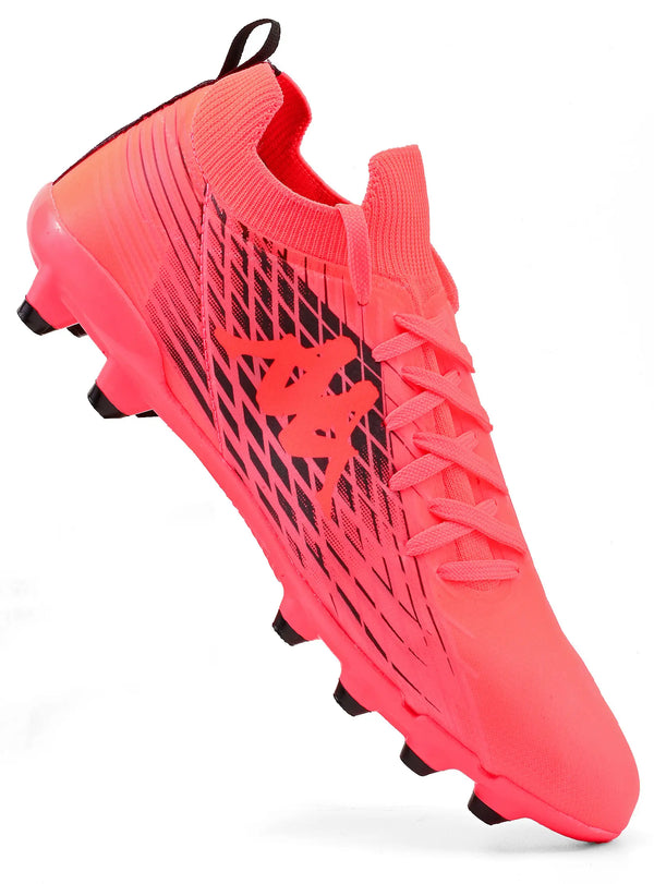 Chuteira de futebol rosa com detalhes pretos, destacando o logo da Kappa na lateral, design moderno e confortável para atletas.