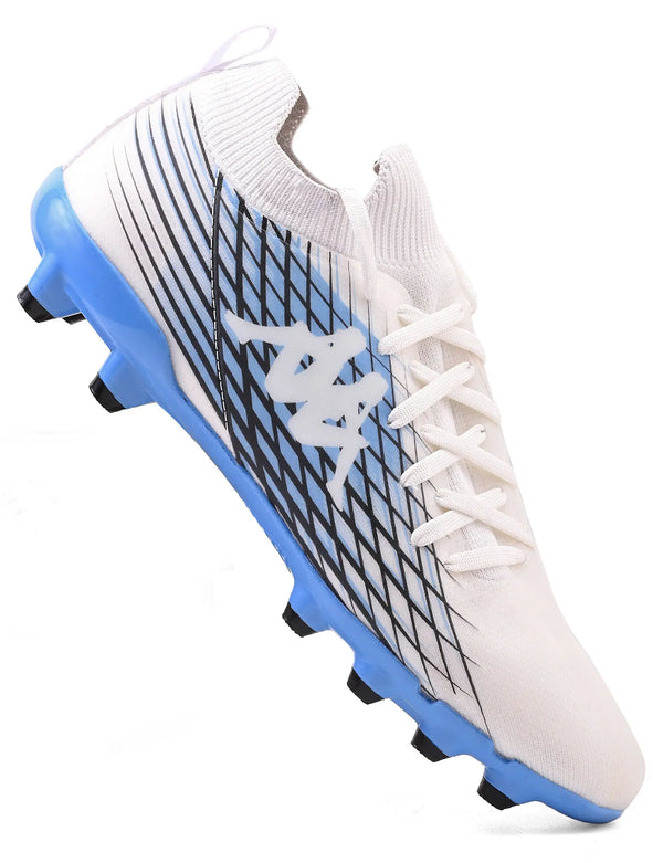 Chuteira de futebol com design moderno branco e azul, ideal para esportes de alta performance. Perfeita para jogadores que buscam conforto, funcionalidade e estilo.
