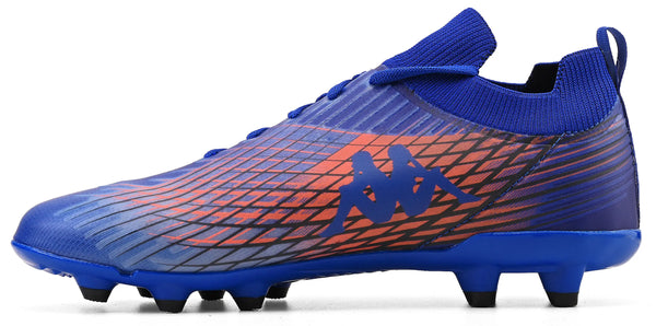 Imagem de chuteira de futebol  Kappa moderna na cor azul com detalhes em laranja e sola com cravos, ideal para jogos profissionais e treino.