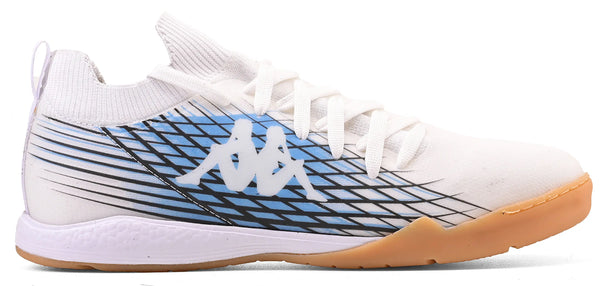 Chuteira branca com detalhes em azul e preto, design moderno, ideal para prática de esportes e atividades físicas.