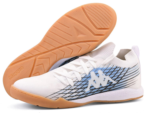 Chuteira branca com detalhes em azul e preto, sola de borracha em tom bege, ideal para atletas.