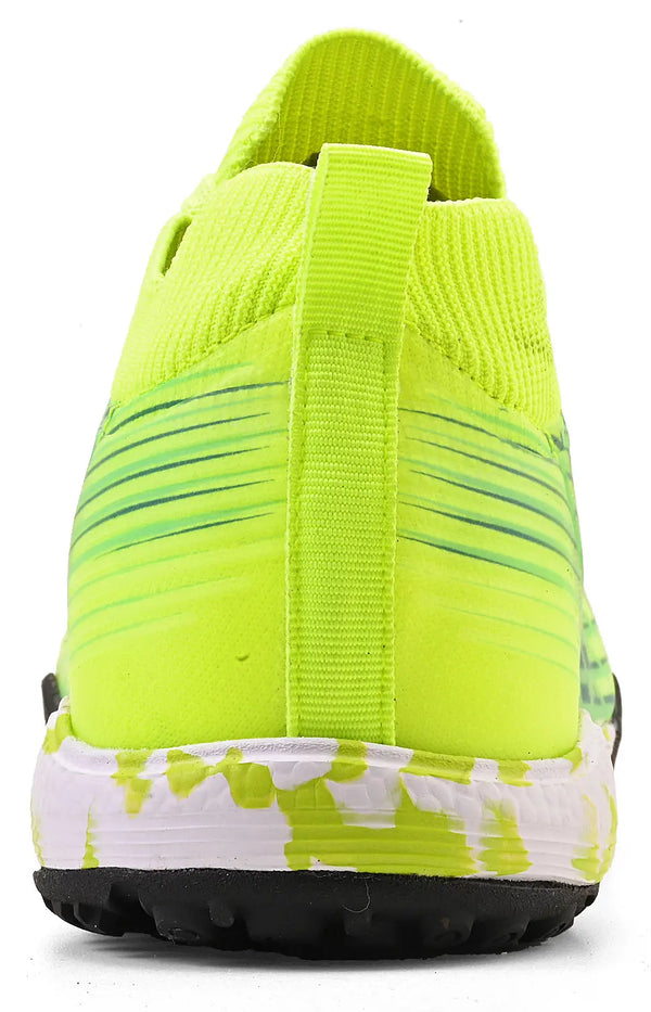 Chuteira amarela com detalhes em verde, visto de trás, ideal para treinos.