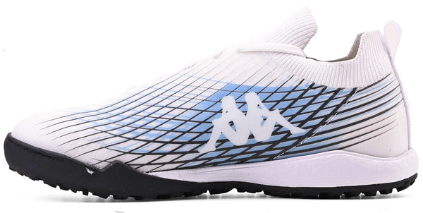 Chuteira branca com detalhes em preto e logo da Kappa na lateral, ideal para corridas e atividades físicas.