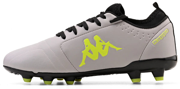 Chuteira de futebol Kappa com design cinza e detalhes preto e amarelo, ideal para jogadores que buscam performance e estilo em campo.