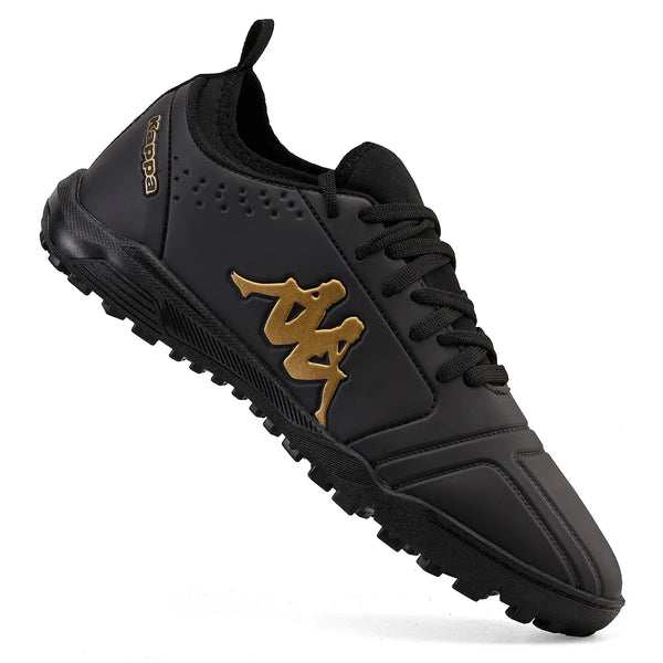 Chuteira preta com logo Kappa na cor dourado em destaque na lateral, ideal para atividades físicas, com design moderno e confortável.