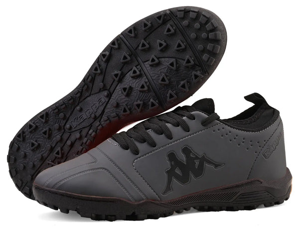 Chuteira grafite com logo da Kappa para atividades físicas e corrida, com sola antiderrapante e design confortável.