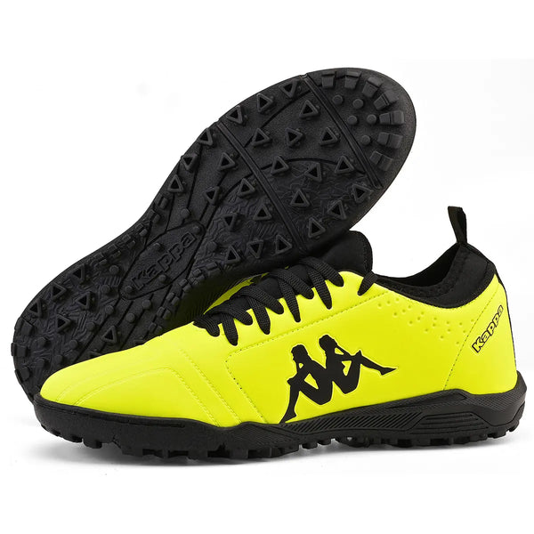 Chuteira amarela e preta com logo da Kappa para atividades físicas e corrida, com sola antiderrapante e design confortável.