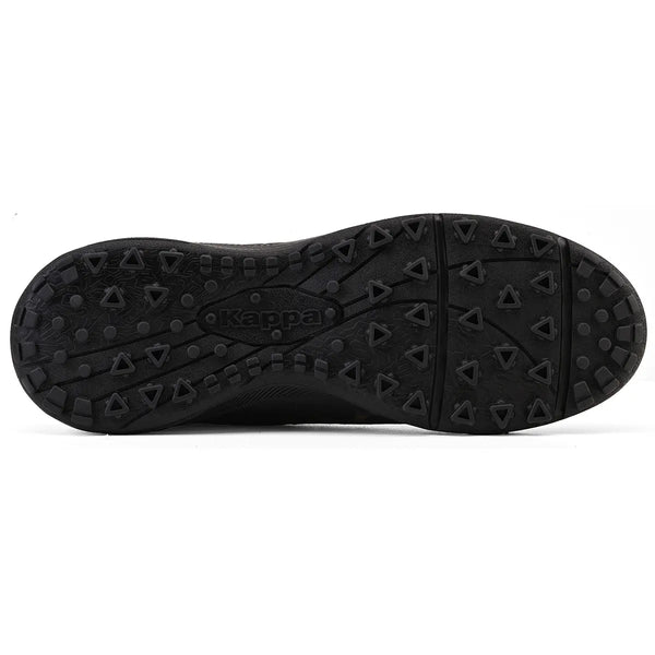 Imagem da sola da chuteira preta e dourada Kappa Milan II Society, com detalhes em relevo na cor preta, ideal para esportes, com ênfase na tração para não derrapar.