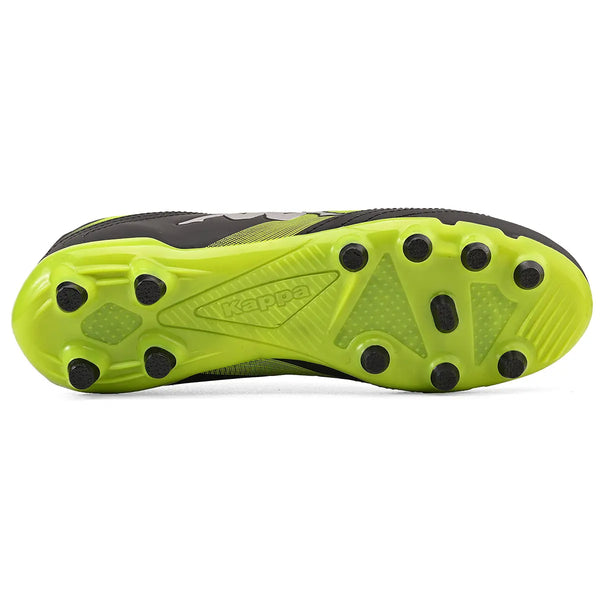 Imagem de chuteira Kappa com solado em cor verde e cravos em preto, ideal para atividades físicas.