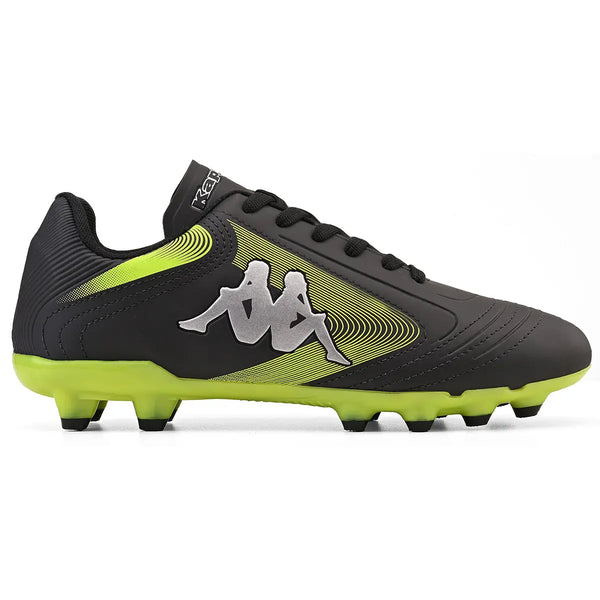 Chuteira de futebol preta com design moderno, detalhes em verde e prata e logo Kappa na lateral, ideal para prática esportiva e com alta performance.