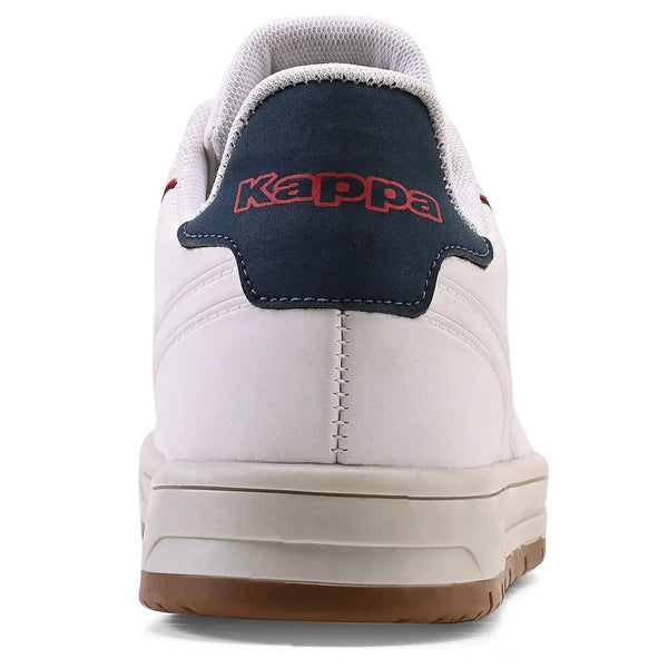 Tênis branco da marca Kappa, vista de trás, com sola de borracha e detalhes em azul marinho e vermelho, adequado para uso casual e esportivo.